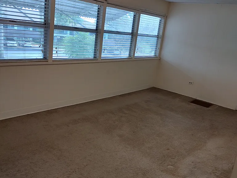 1641 Lakeview Dr #B — Photo 4