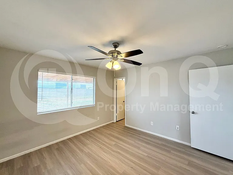329 N 69th Ave — Photo 11