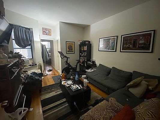 1st image of 493 Amsterdam Ave #2R
