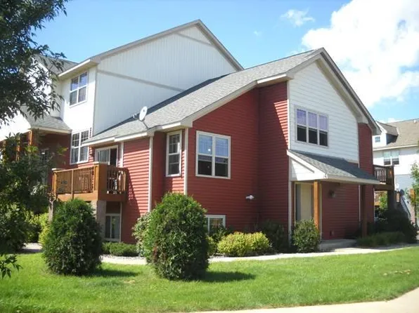 4707 Wyngate Way, Forest Lake, MN 55025