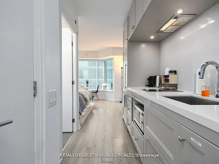 155 Yorkville Ave #1408 — Photo 4
