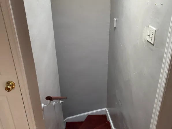 2403 Callow Ave APT 2, Baltimore, MD 21217