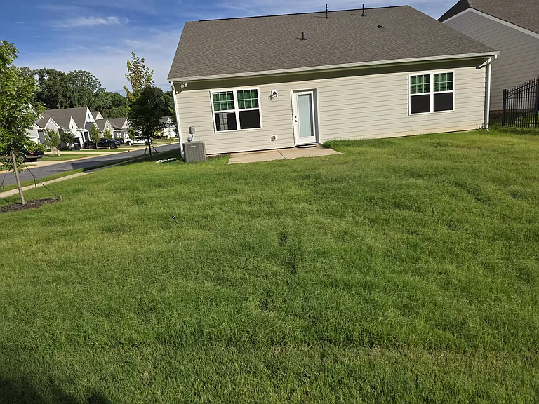 102 White Apple Way — Photo 6