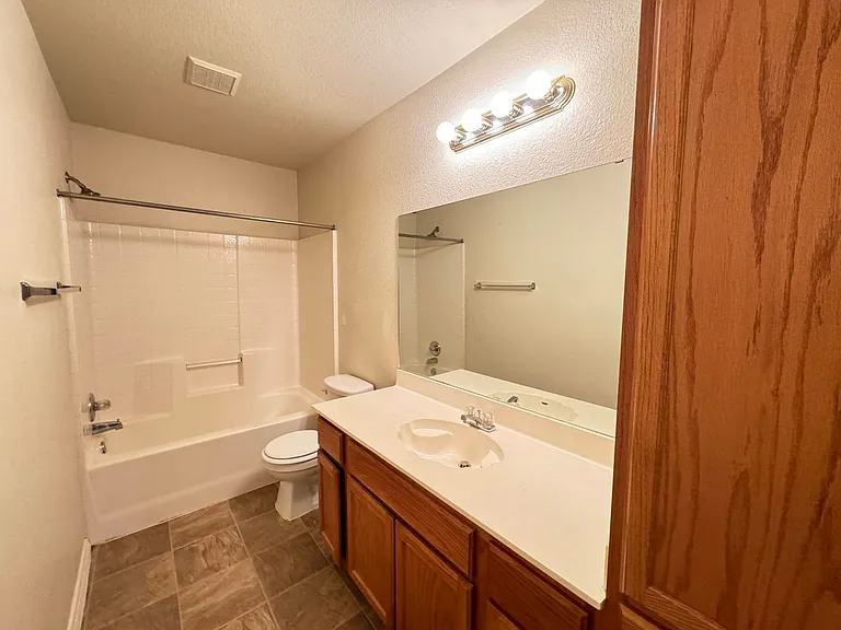5005 John David Dr — Photo 35