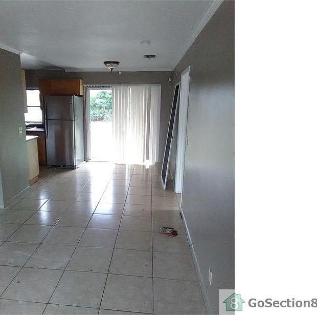 1st image of 424 NE 14th Ave