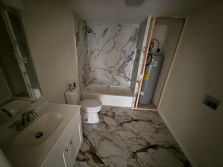 1125 E Rice Ln — Photo 10