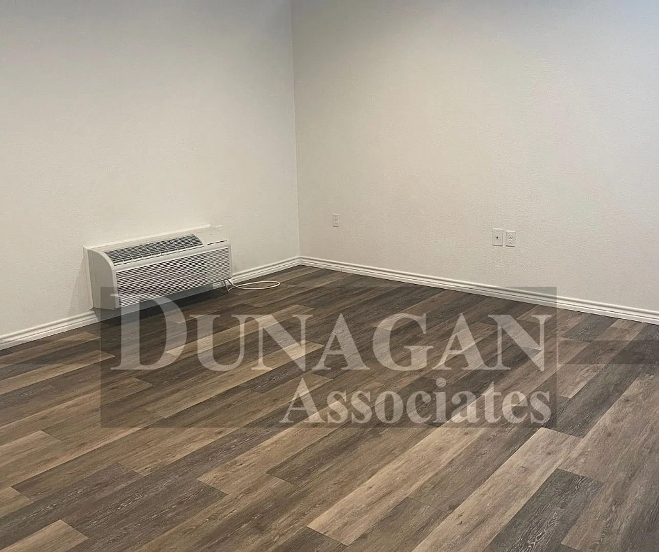 Newer Construction 1 Bedroom - 1 Bath Apartment — Photo 2
