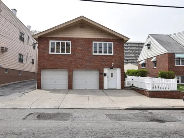 166 W 24th St, Bayonne, NJ 07002
