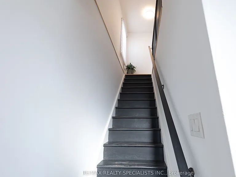 11 Dayton Ave — Photo 2