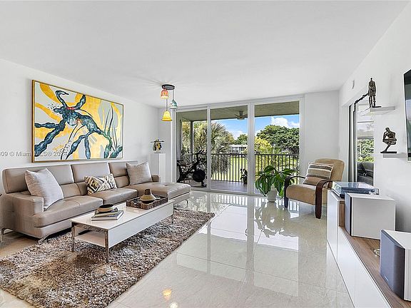 4th image of 4017 N Cypress Dr APT 201