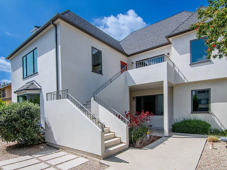 8021 Blackburn Ave #U — Photo 2