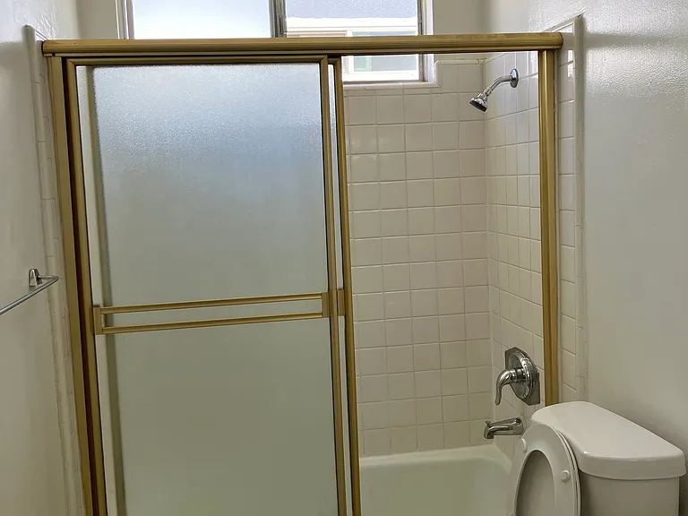 3329 Keystone Ave #7 — Photo 16