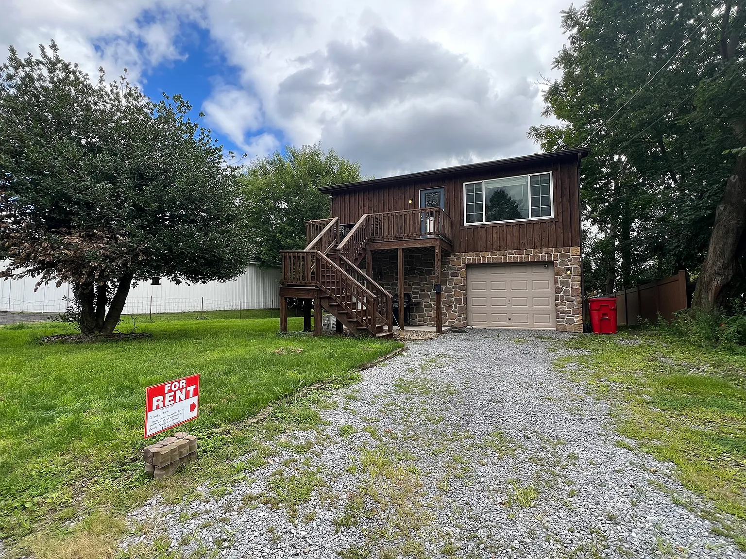 2 bed, 825 sqft, $1,800 — Photo 1