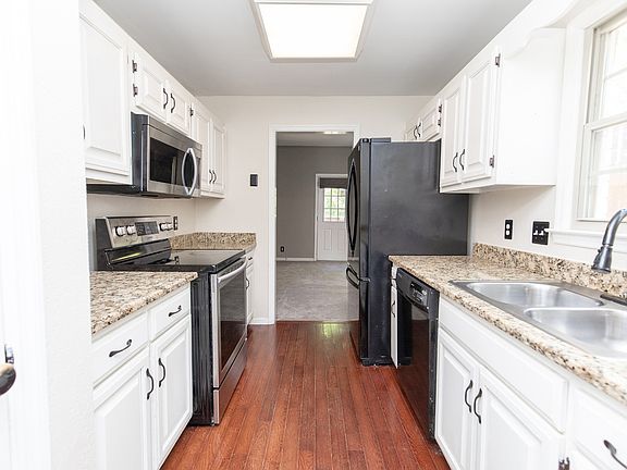 4th image of 1107 Mary Evelyn Ct