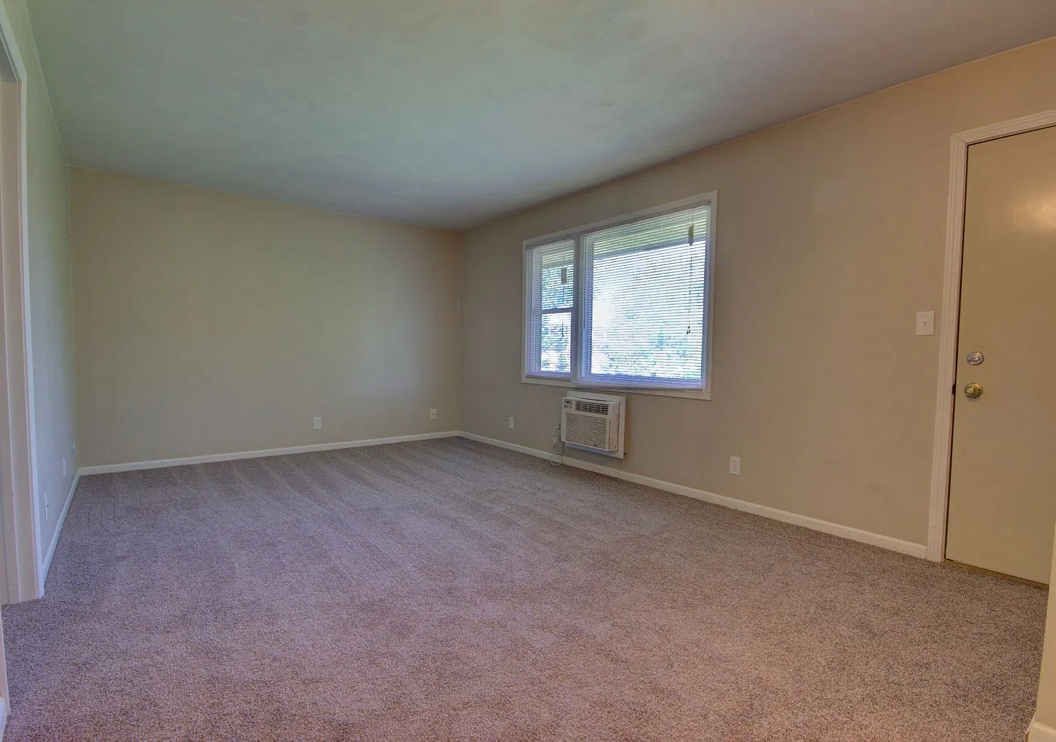 Homewood East Apartments — Photo 4