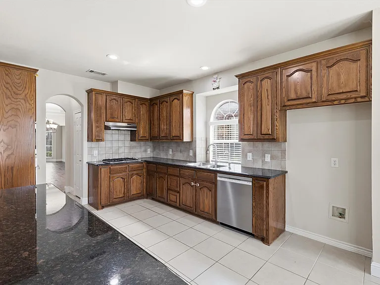 357 Spring Meadow Dr — Photo 8