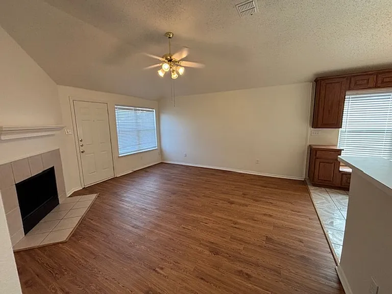 1008 Rock Springs Dr — Photo 18