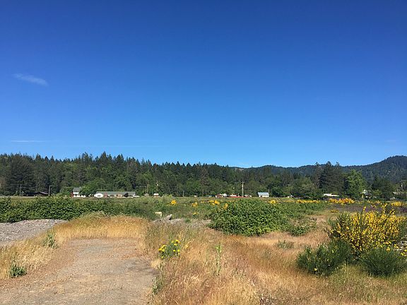 5th image of 24100 Redwood Hwy