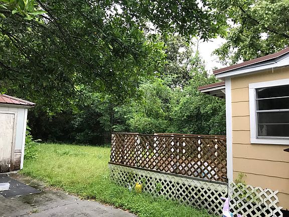 4th image of 2247 Home Park Cir E