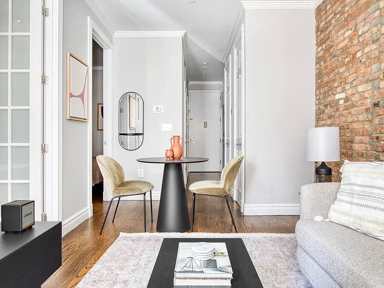202 E 13th St #2A — Photo 4