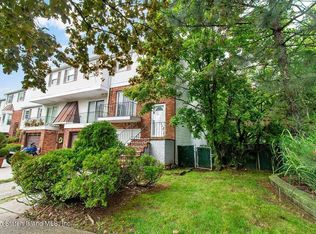 1630 Forest Hill Rd, Staten Island, NY 10314