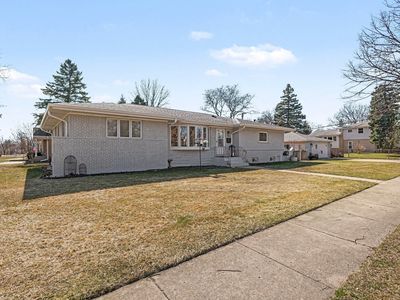 1515 E Oakton St, Arlington Heights, IL, 60004