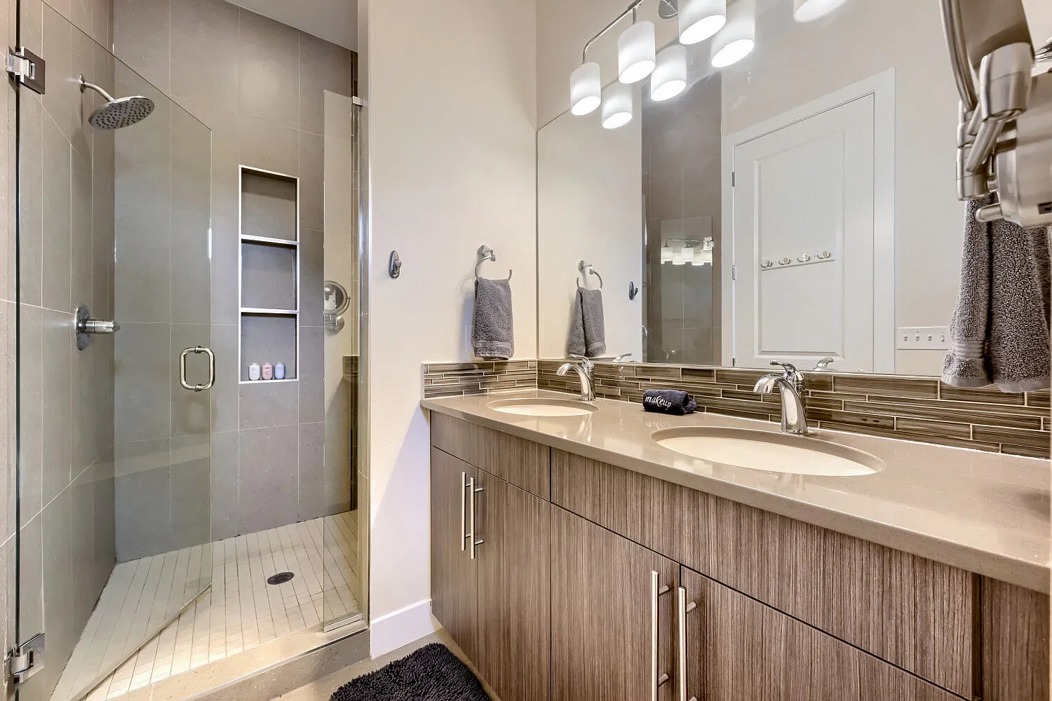 2 bed, 2.5 bath, 1281 sqft, $3,175 — Photo 2