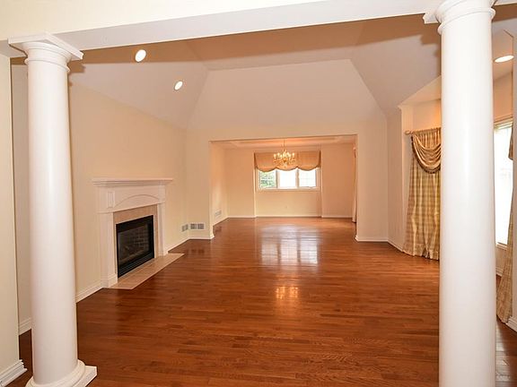 5th image of 1802 Century Oaks Dr #20