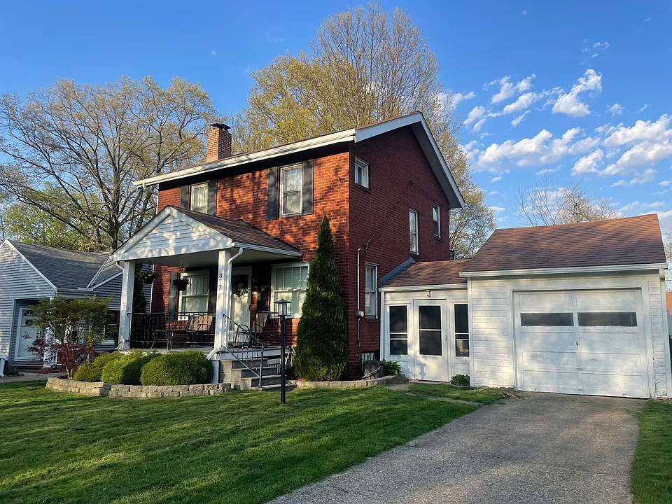 377 Parkside Dr