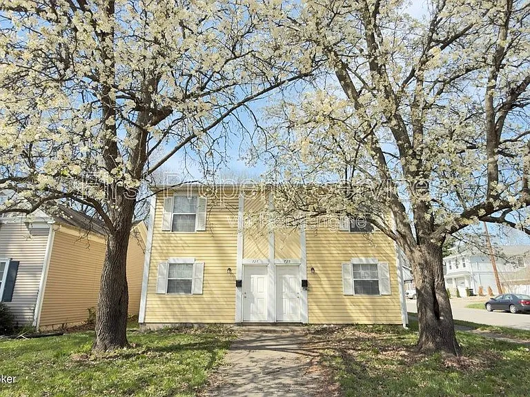 729 E Court Ave — Photo 10