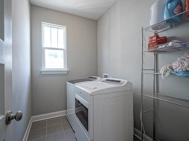 7228 Broadacre Ct — Photo 32