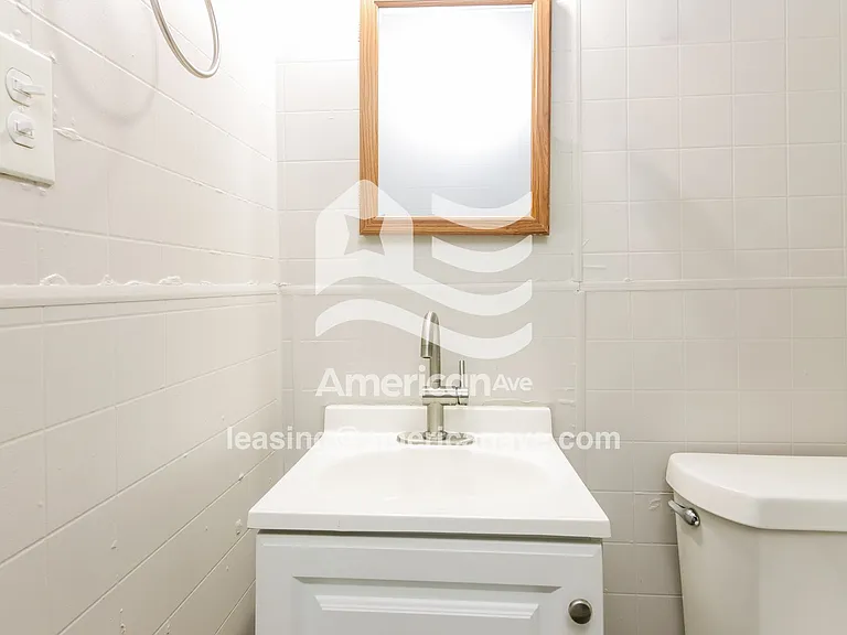 1509156_011_main_bathroom_11.jpg
