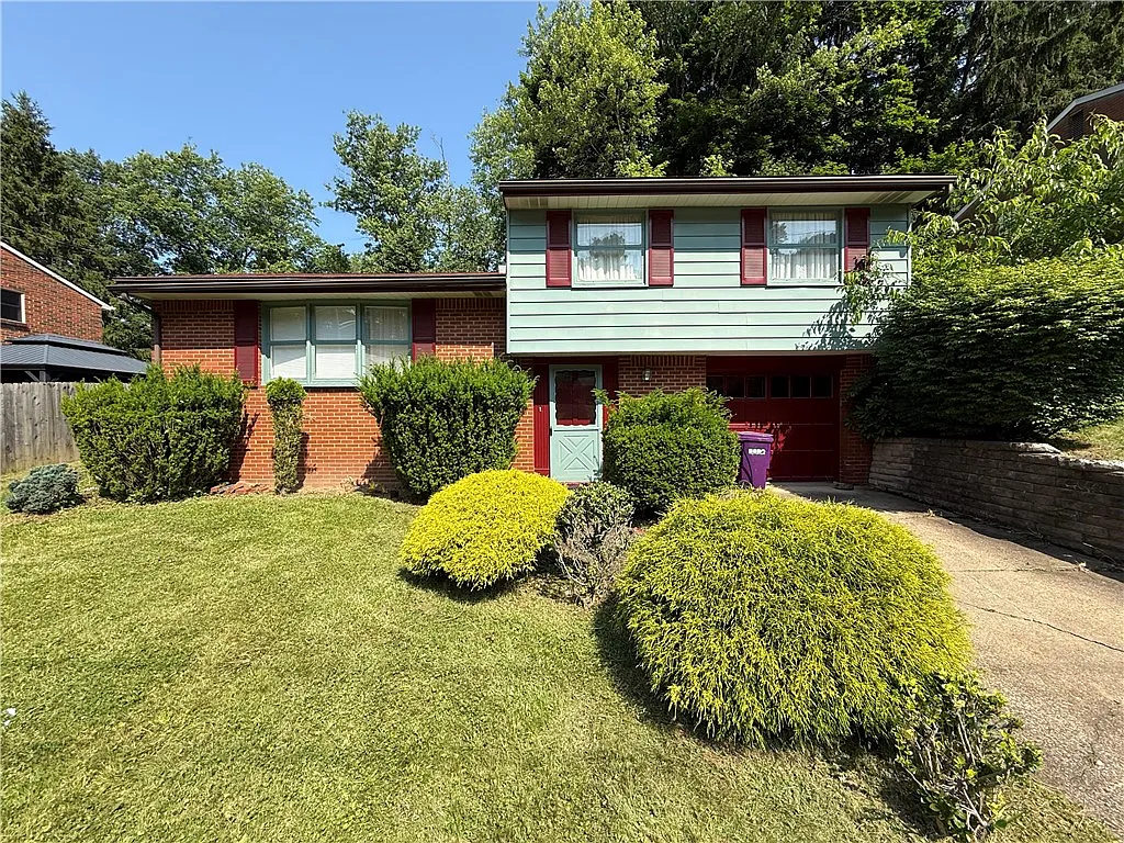 376 Holiday Park Dr photo 1