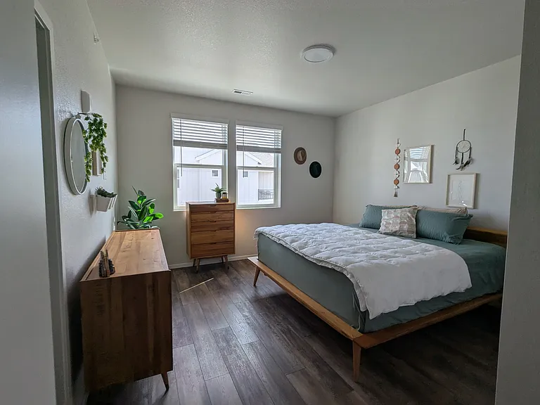 563 Vicot Way #C — Photo 27