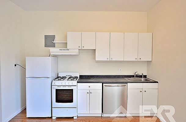 1st image of 302 Quincy St