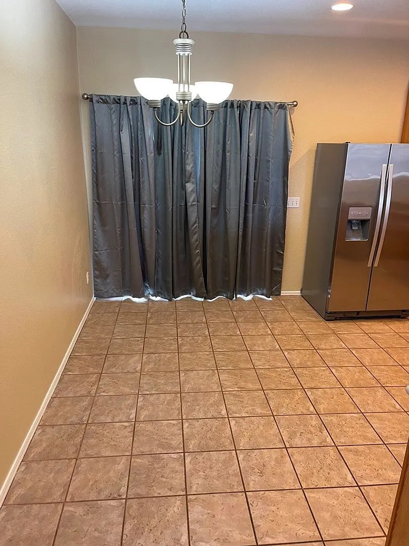 4 bed, 2.0 bath, 1762 sqft, $1,900 — Photo 3