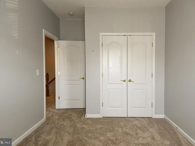 7810 Locust Leaf Ln — Photo 40