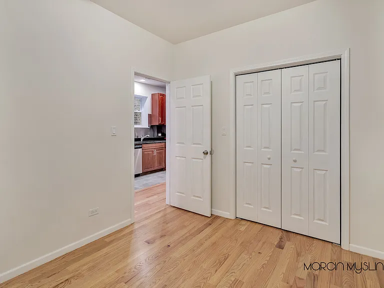 602 W 26th St — Photo 8