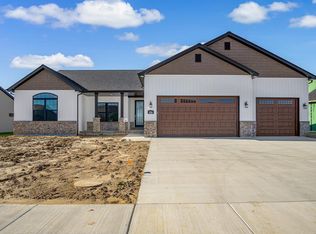 939 Forbs Dr, Waterloo, IL 62298