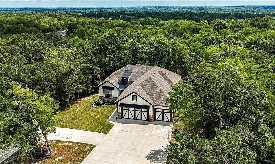 1st image of 1807 SW Cemetery Rd