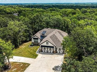 1807 SW Cemetery Rd, Oak Grove, MO 64075