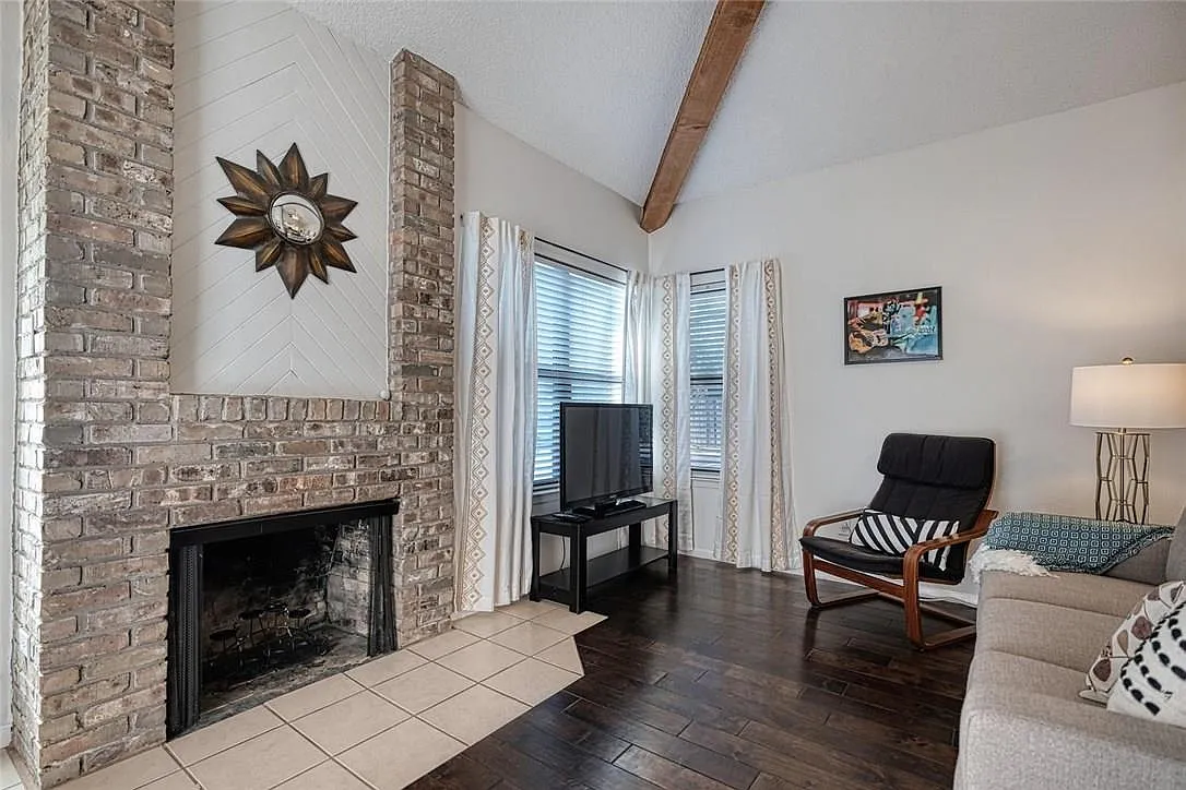 1 bed, 1.0 bath, 770 sqft, $1,750 — Photo 3
