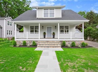 31 Turn Of River Rd, Stamford, CT 06905