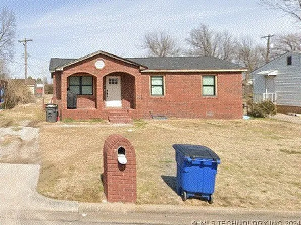 2037 E Young Pl, Tulsa, OK 74110