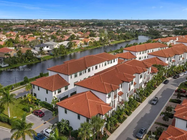 114XX Pembroke Rd, Hollywood, FL 33025