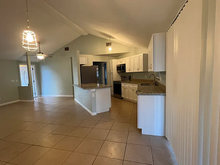 1258 SE McFarlane Ave — Photo 5