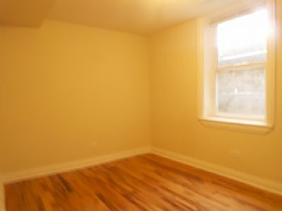 2nd image of 2519 N Marshfield Ave APT Gdn