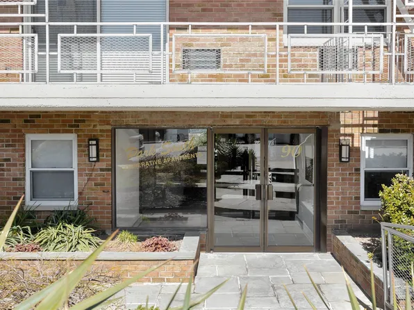 90 S park Avenue #C1, Rockville Centre, NY 11570