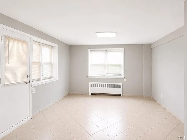 248 E Broadway #5 — Photo 9