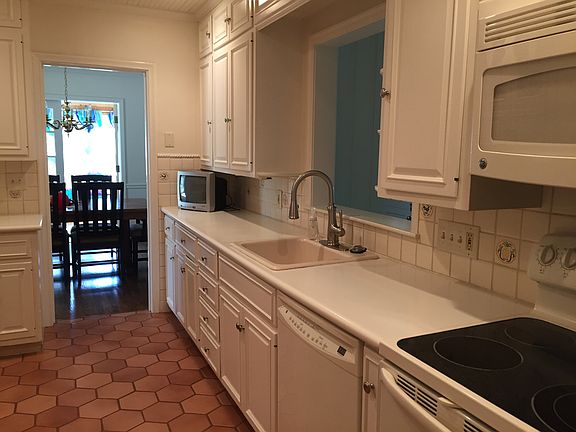 beautiful floors and cabinet